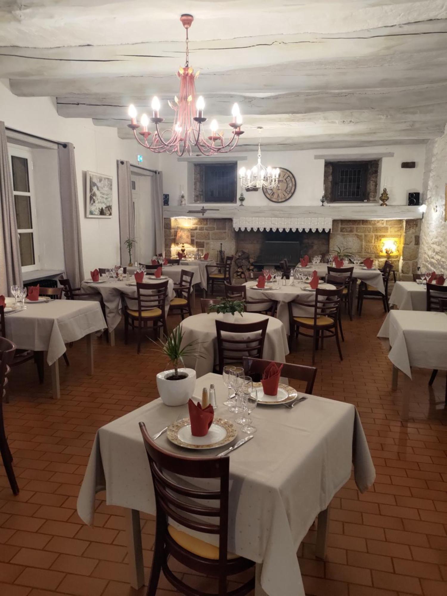 Hotel Logis Et Restaurant Le Ratelier 2*